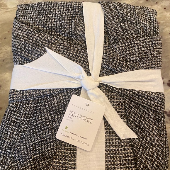 Belgian Flax Linen Waffle Weave Robe (Pottery Barn) - Picture 5 of 5